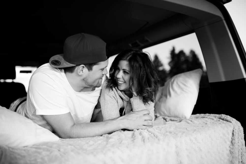 Fotograf_Paar_Couple_VW_Bulli_Lifestyle_Fuessen_Berge_51