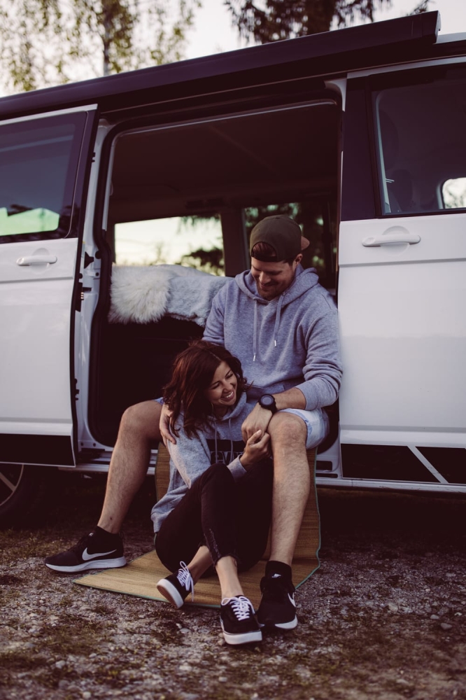 Fotograf_Paar_Couple_VW_Bulli_Lifestyle_Fuessen_Berge_54