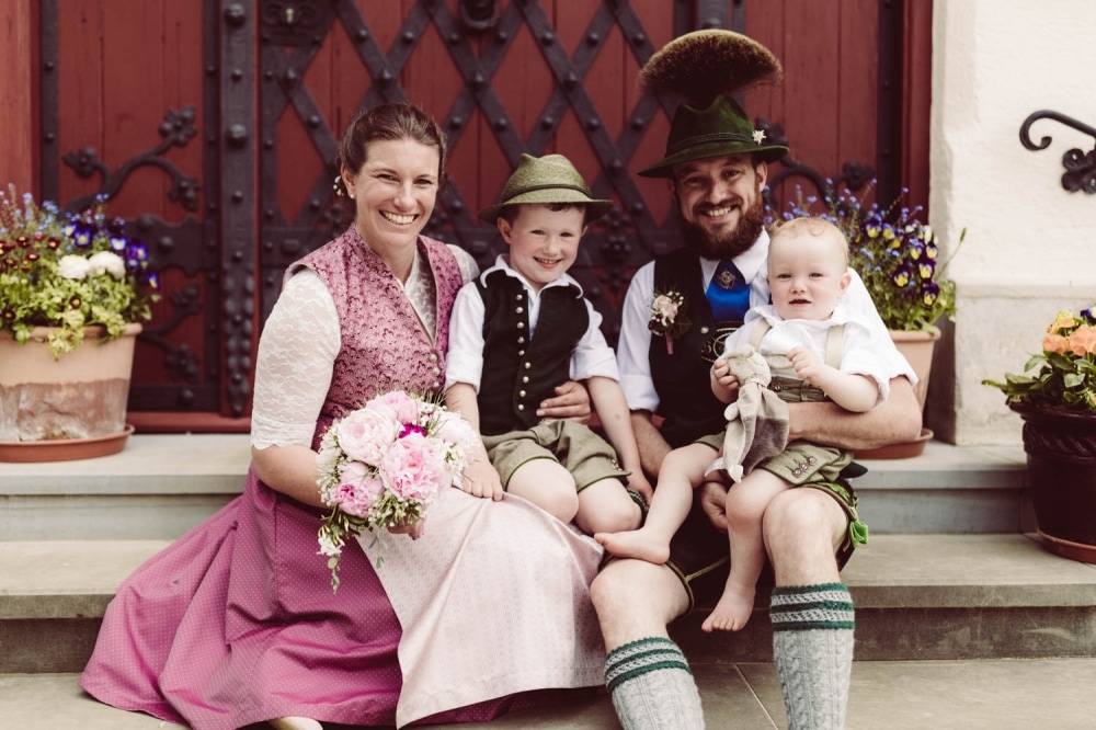 Familienfotograf_F&uuml;ssen_Schwangau_Tracht_Fotograf__1