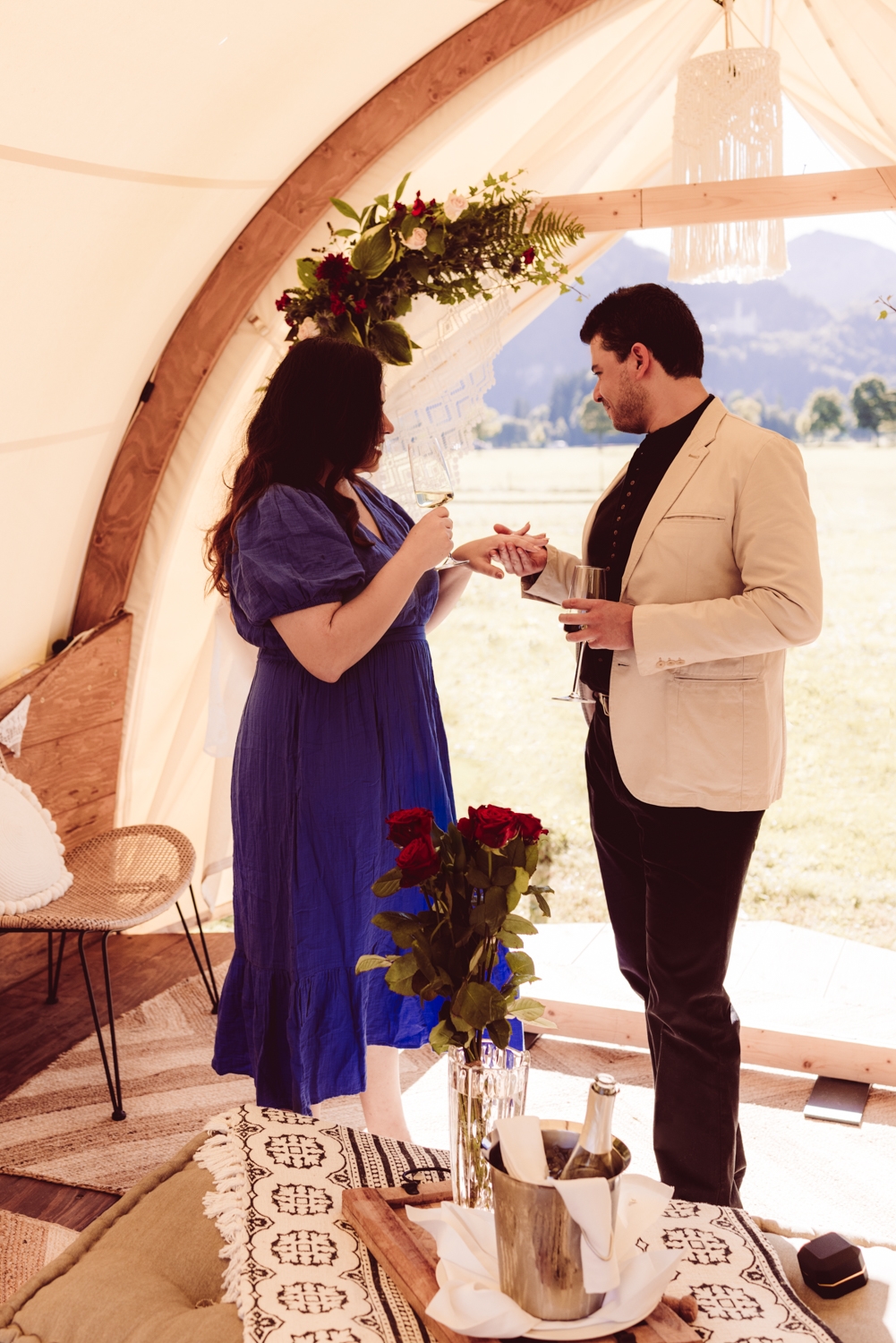 Surprise-Proposal_with_Photoshooting_castle_Neuschwanstein_-10