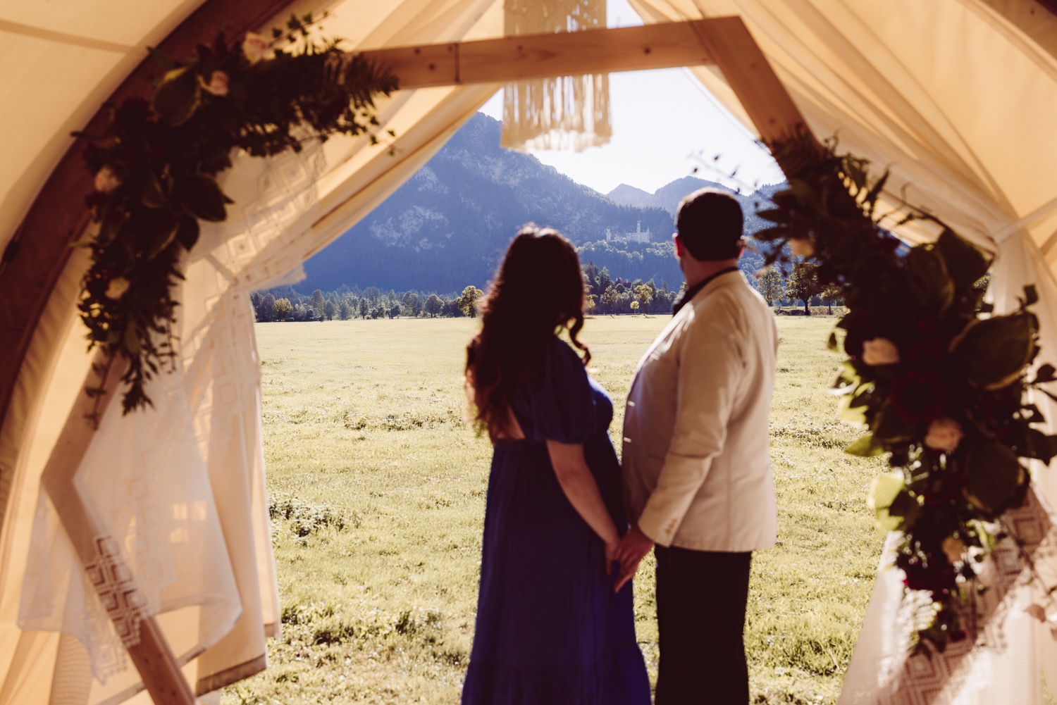Surprise-Proposal_with_Photoshooting_castle_Neuschwanstein_-11