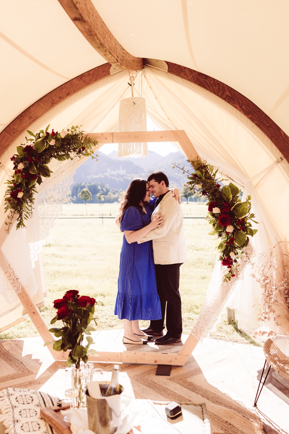 Surprise-Proposal_with_Photoshooting_castle_Neuschwanstein_-13