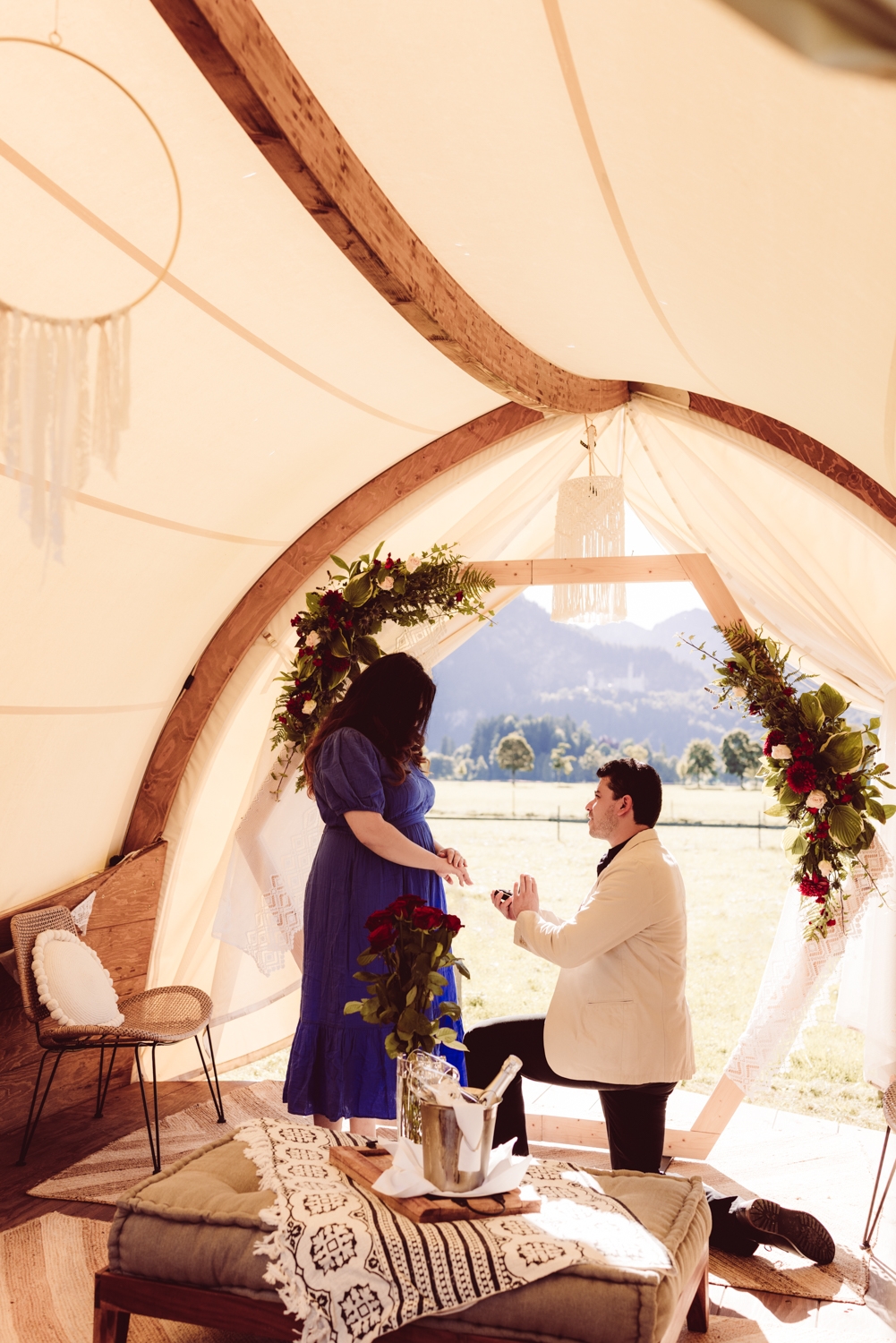 Surprise-Proposal_with_Photoshooting_castle_Neuschwanstein_-2