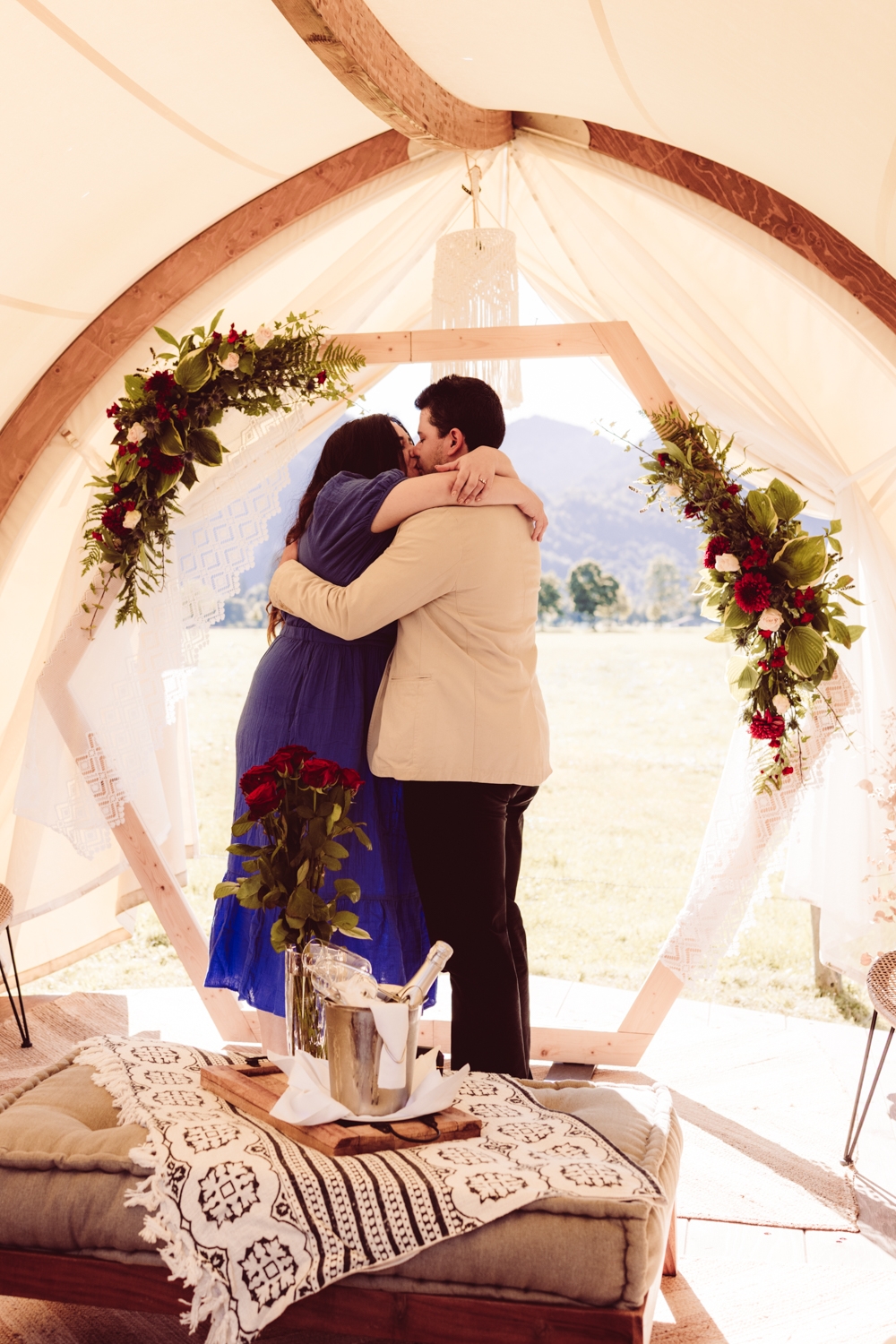 Surprise-Proposal_with_Photoshooting_castle_Neuschwanstein_-5