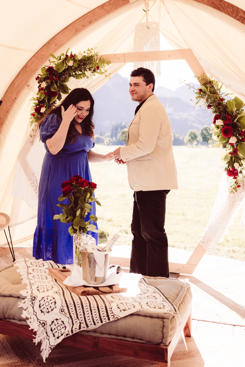 Surprise-Proposal_with_Photoshooting_castle_Neuschwanstein_-6