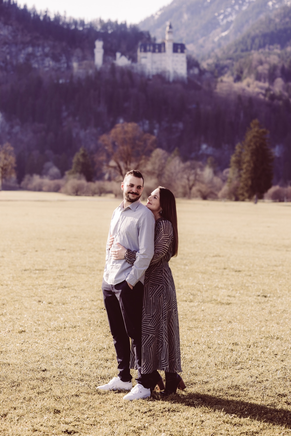 Paar-Fotoshooting_Schloss-Neuschwanstein_Verlobungsbilder-3